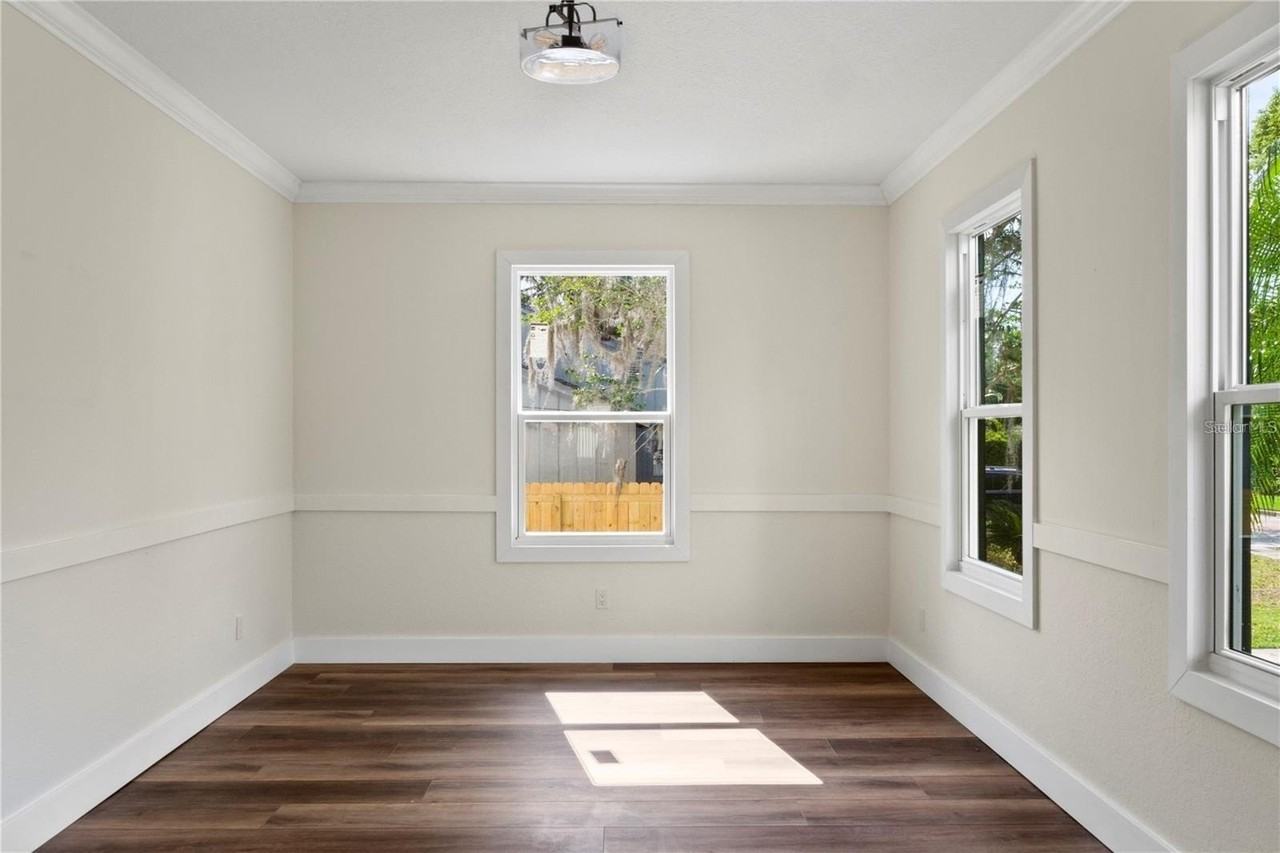 1368 Hibiscus Ave - Photo 7 of 45
