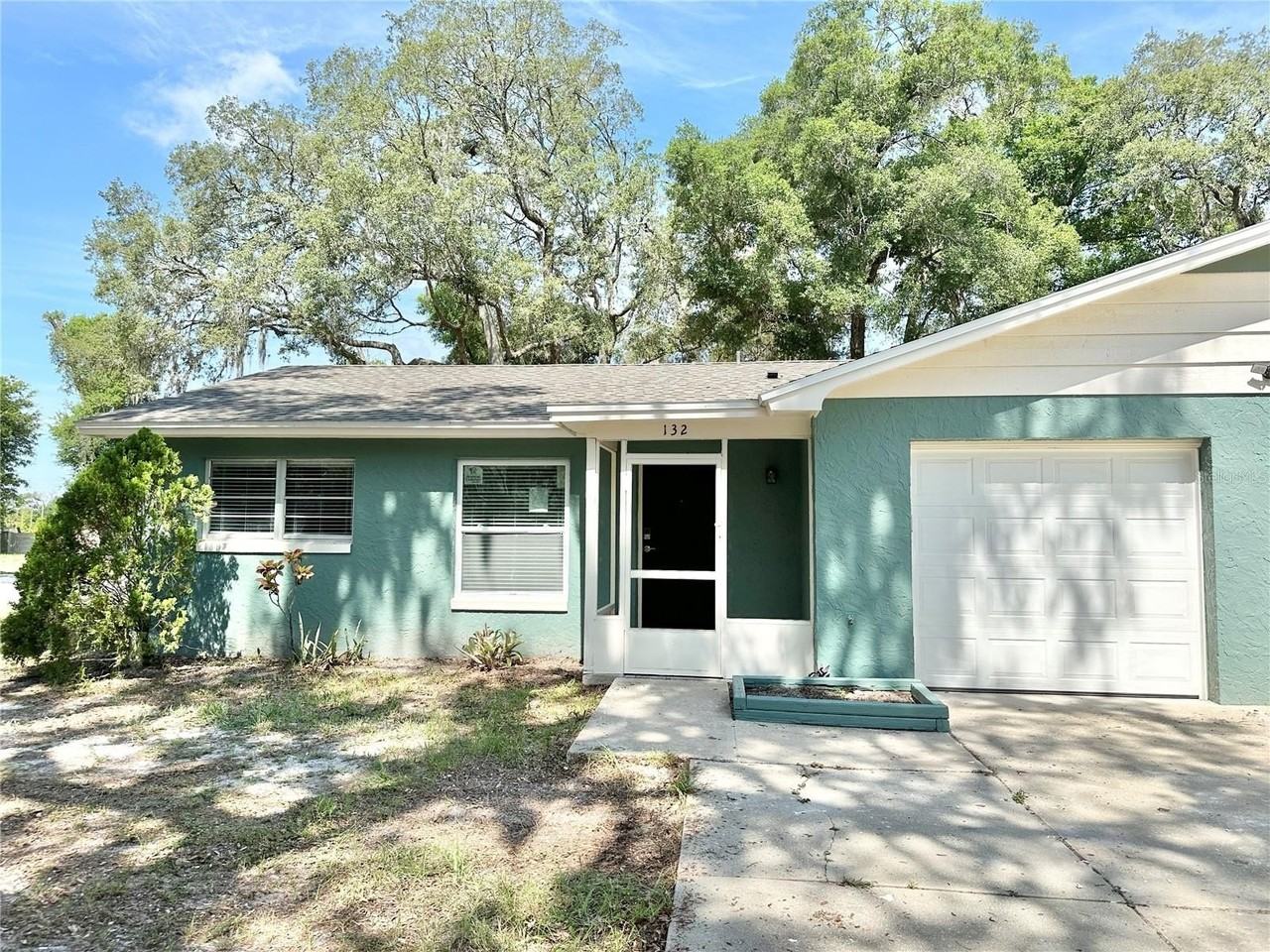 132 S Bulova Dr - Photo 2 of 22