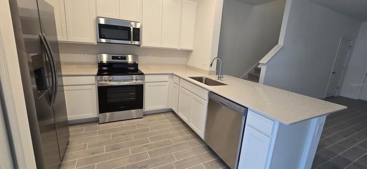 3577 Se 37th Ct - Photo 4 of 16