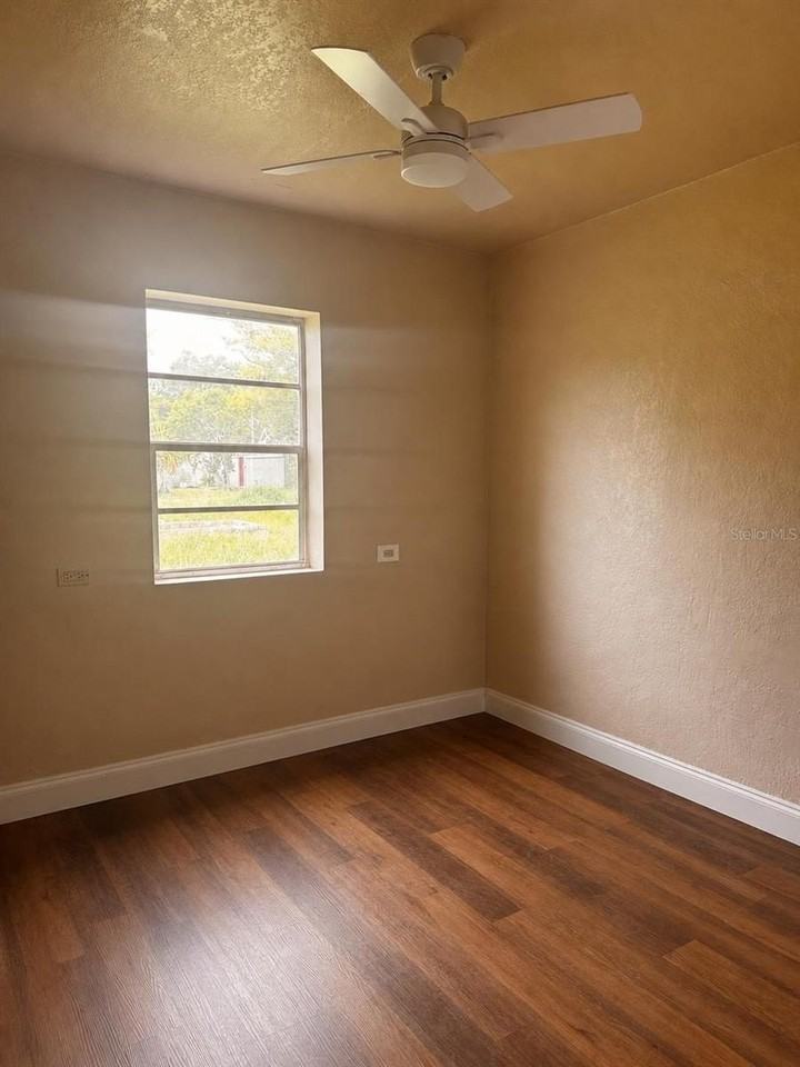 1718 Kentucky Ave - Photo 5 of 19