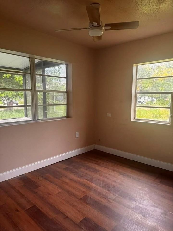 1718 Kentucky Ave - Photo 7 of 19
