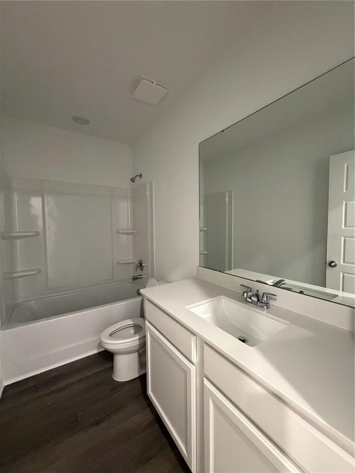 2569 Olympic Ct - Photo 3 of 17