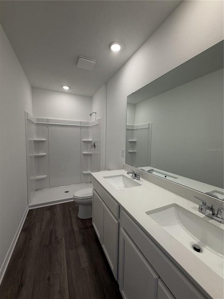 2569 Olympic Ct - Photo 6 of 17