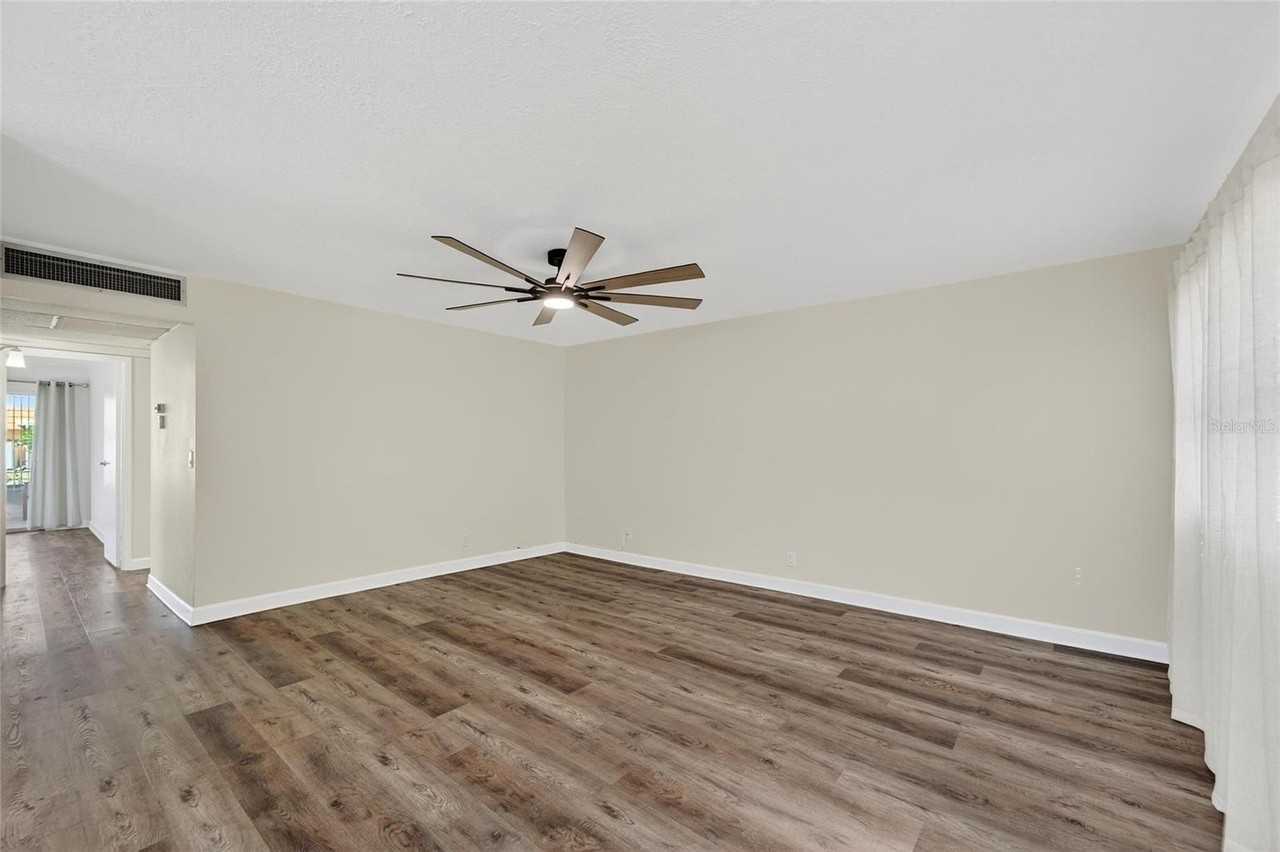 1802 Bedford Ln #12 - Photo 4 of 22