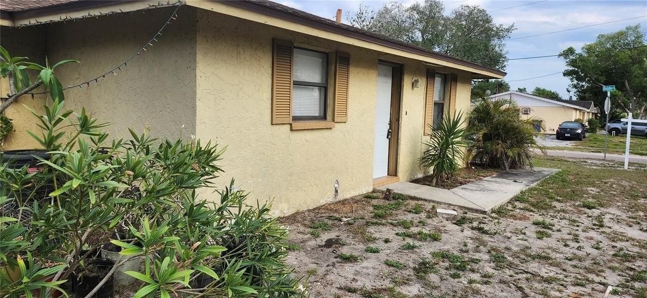5509 Riddle Rd - Photo 3 of 13