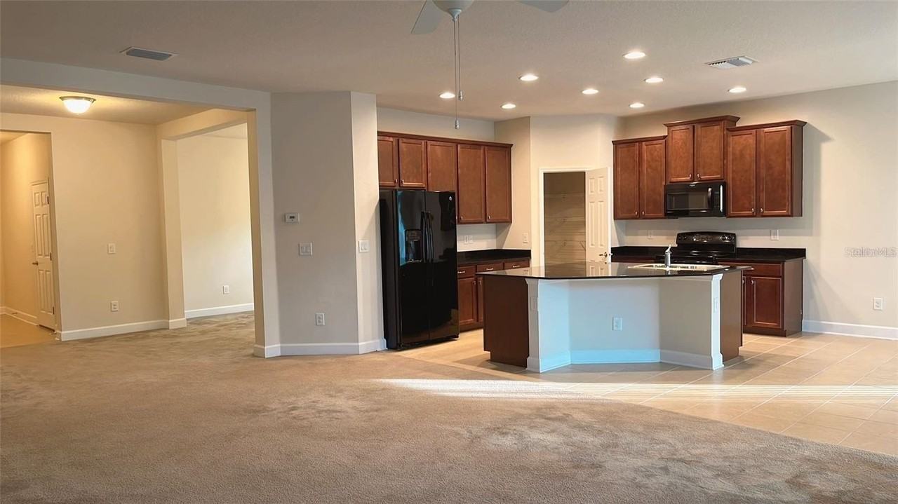 2931 Shetland Ridge Dr - Photo 2 of 13