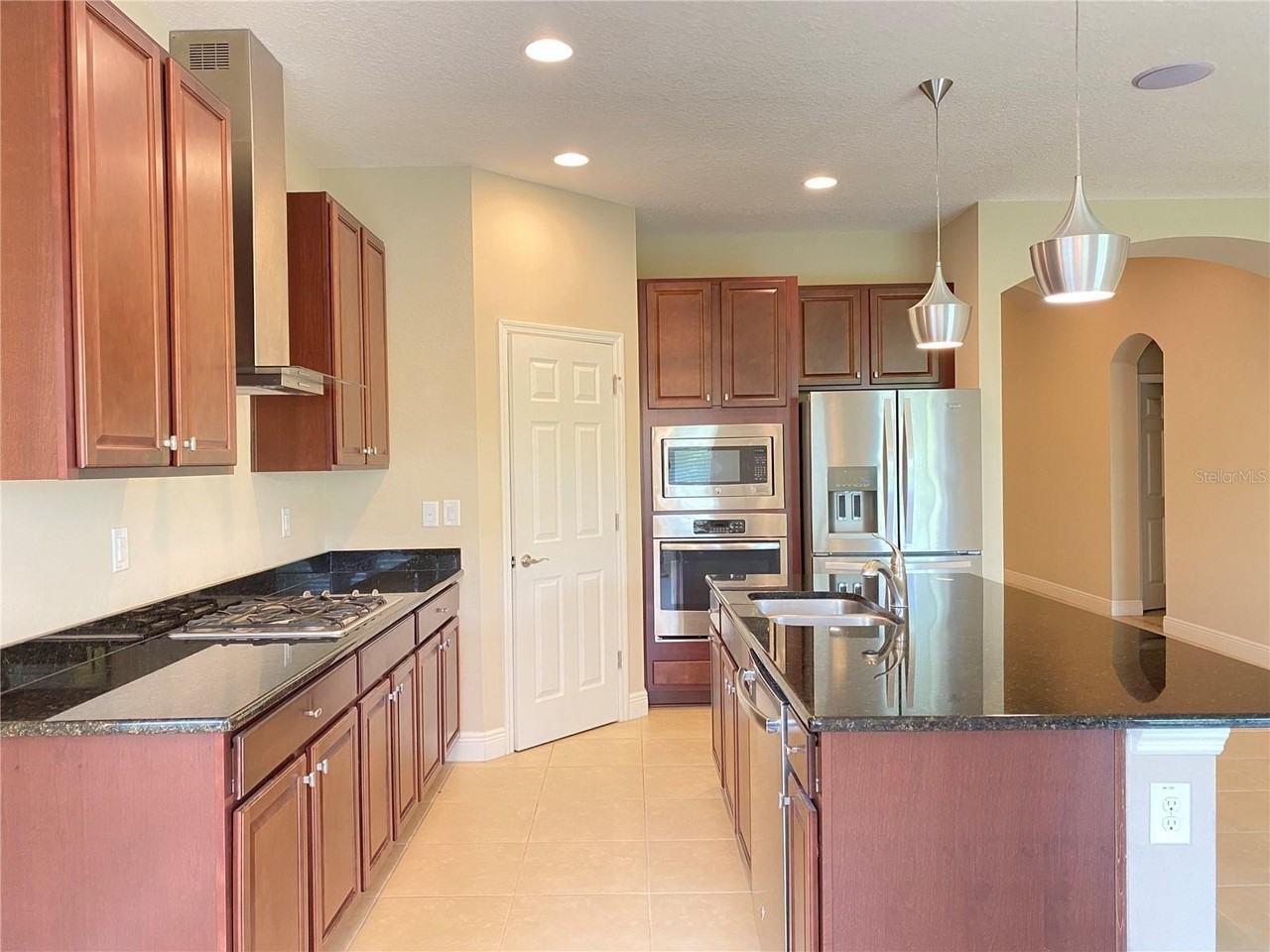 6507 Park Terrace Ln - Photo 7 of 17