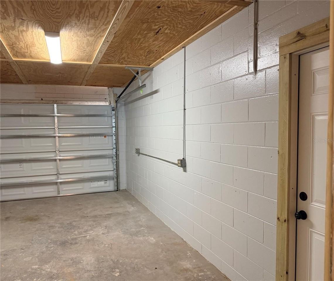 208 Flamingo Dr - Photo 6 of 20