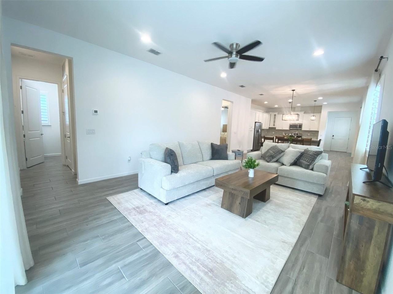 724 Winterside Dr - Photo 6 of 50