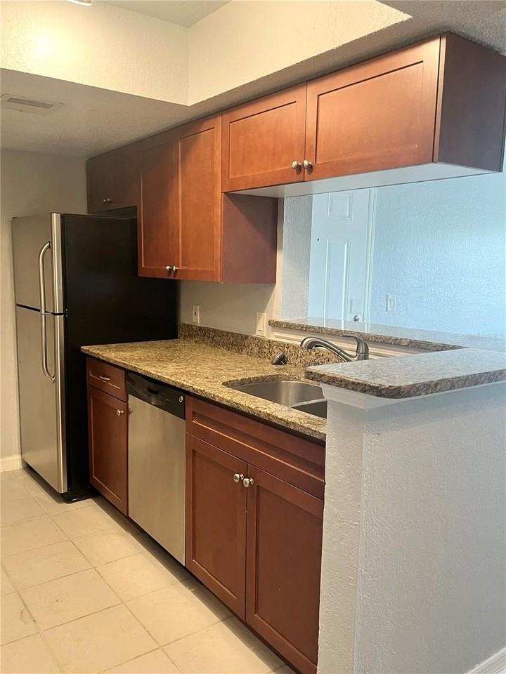 10200 Gandy Blvd N #813 - Photo 2 of 24