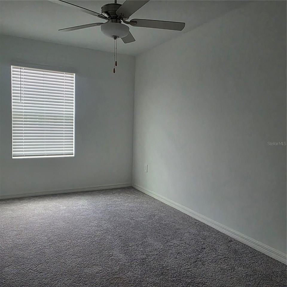 6076 Shiner St - Photo 7 of 19