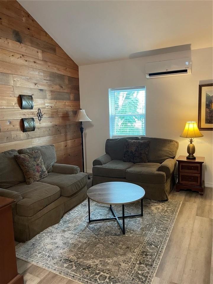 1484 Cleveland St - Photo 3 of 21
