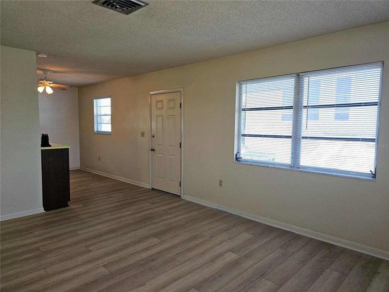 360 137th Avenue Cir #360 - Photo 4 of 20