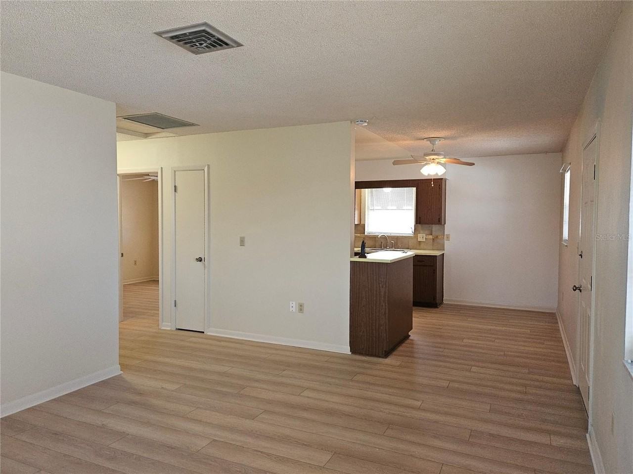 360 137th Avenue Cir #360 - Photo 5 of 20