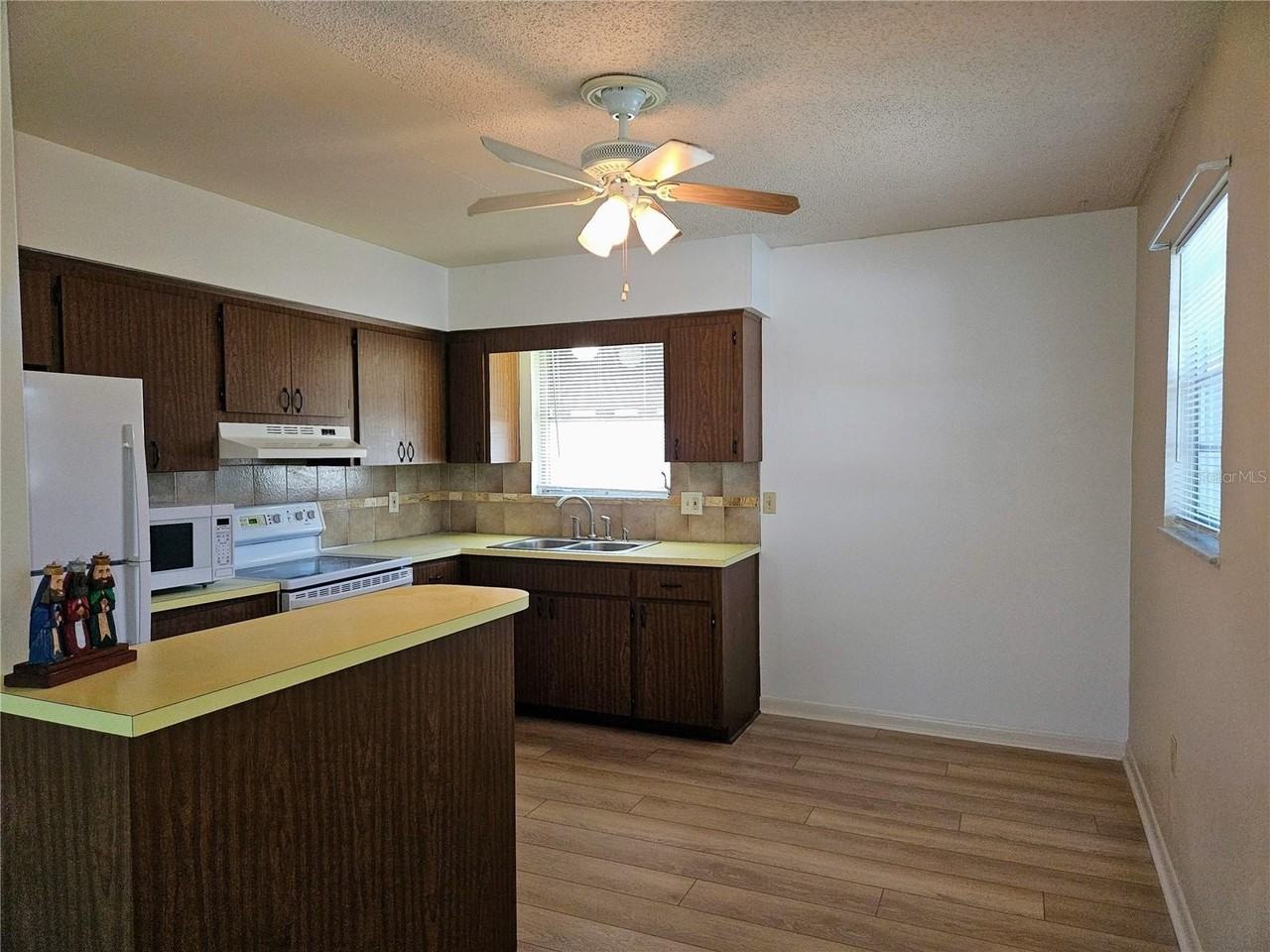 360 137th Avenue Cir #360 - Photo 6 of 20