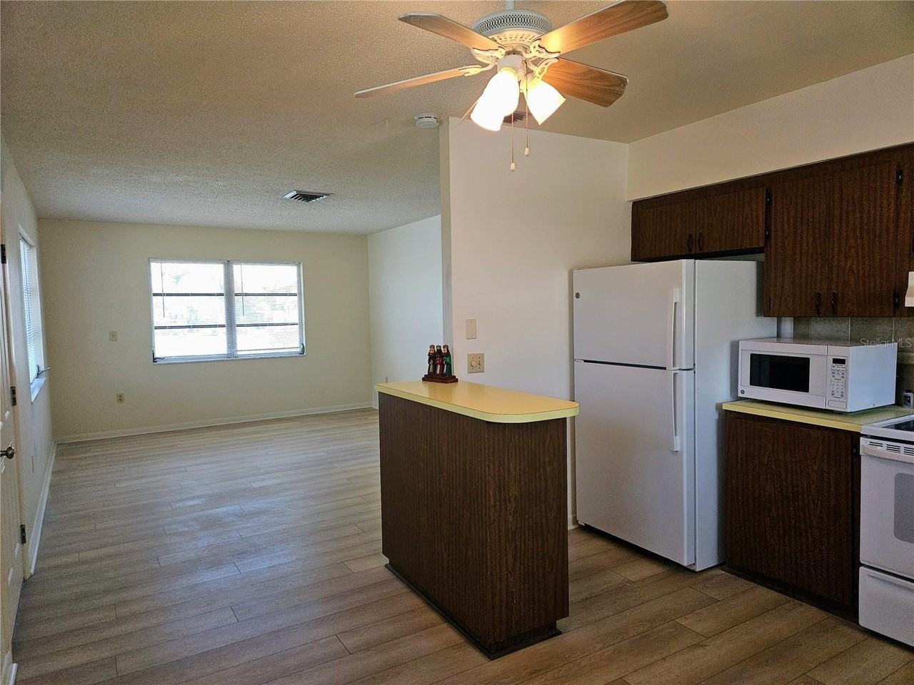 360 137th Avenue Cir #360 - Photo 7 of 20