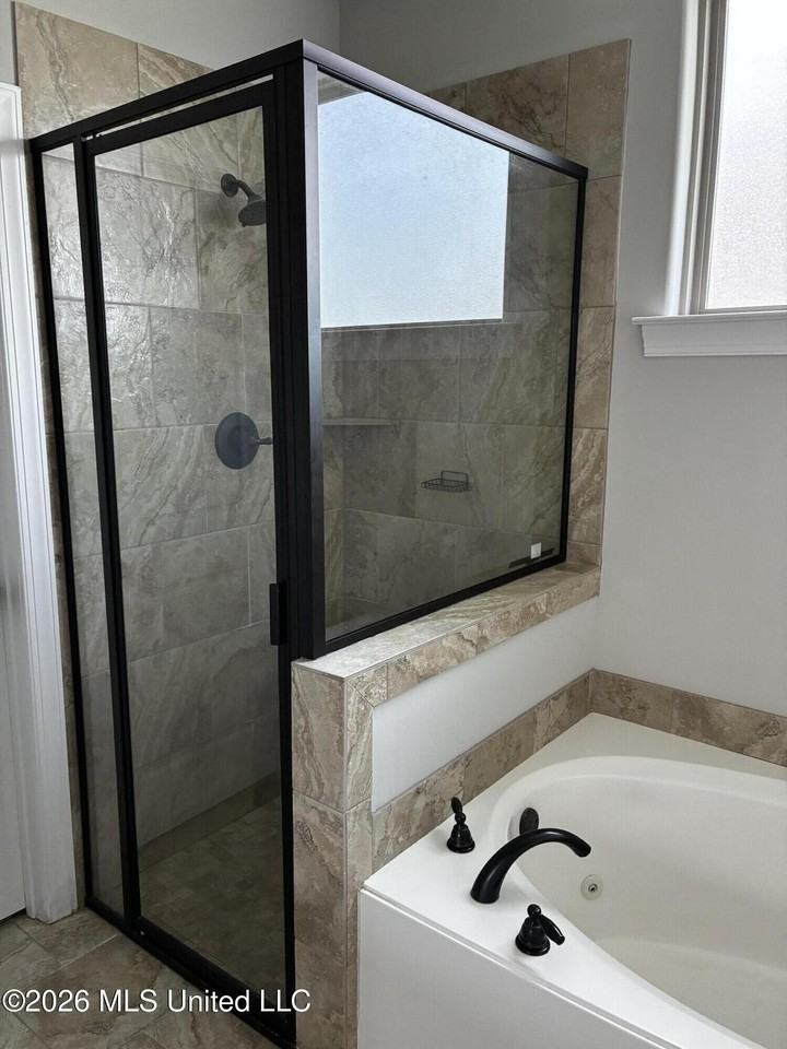 2576 Summer Knoll Dr - Photo 3 of 10