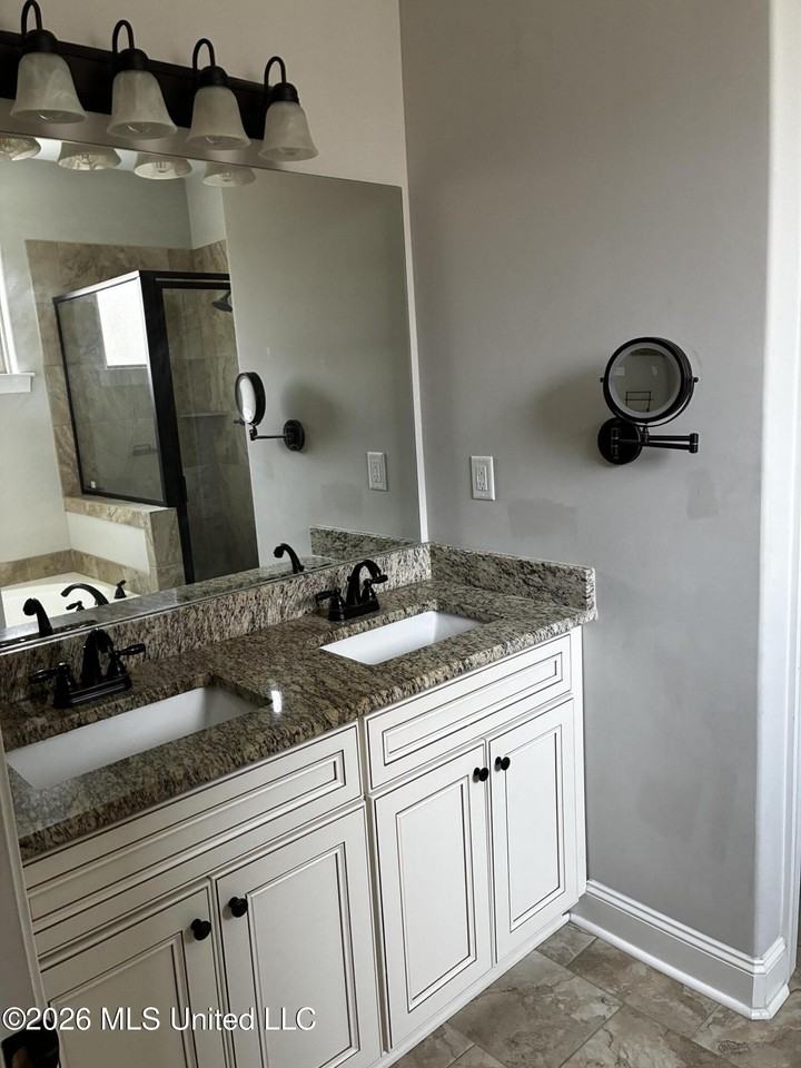 2576 Summer Knoll Dr - Photo 4 of 10