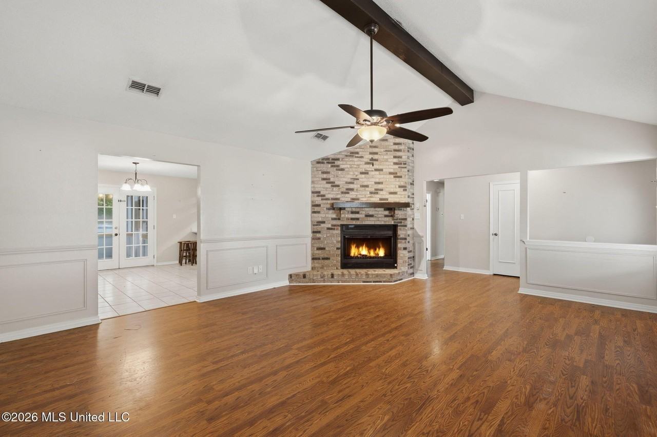 122 Booth Cir - Photo 6 of 32