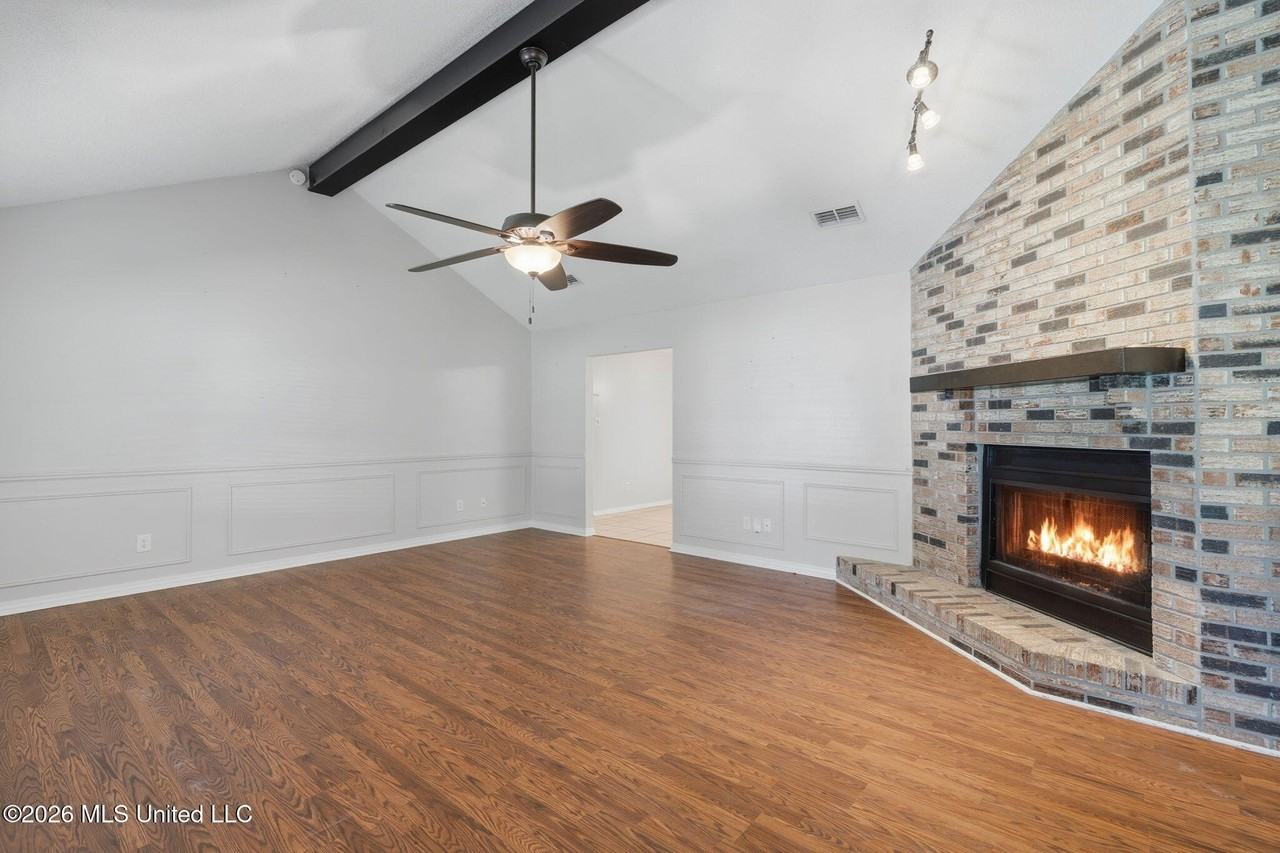 122 Booth Cir - Photo 7 of 32