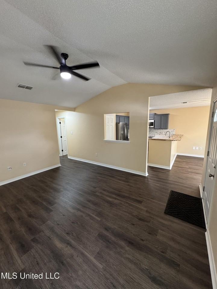 13401 Warren Dr - Photo 6 of 21