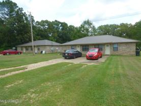 1000 Lucas Ln - Photo 1 of 1