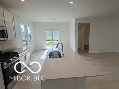 425 Eisenhower St - Photo 2 of 5