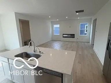 425 Eisenhower St - Photo 4 of 5