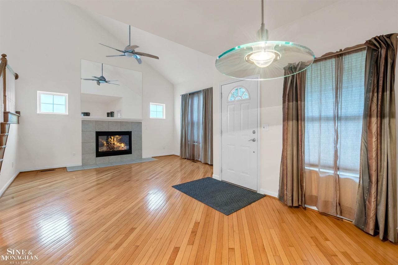 1400 Beaconsfield Ave - Photo 5 of 42