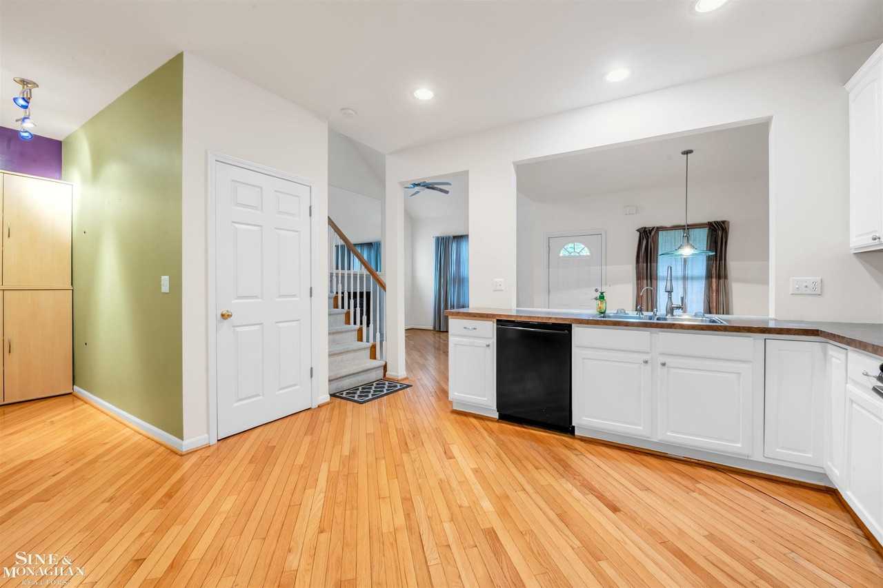 1400 Beaconsfield Ave - Photo 7 of 42