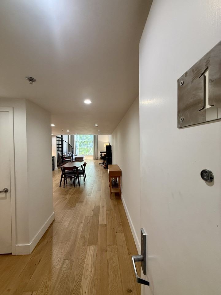 699 Pennsylvania Ave #MAIN - Photo 2 of 20