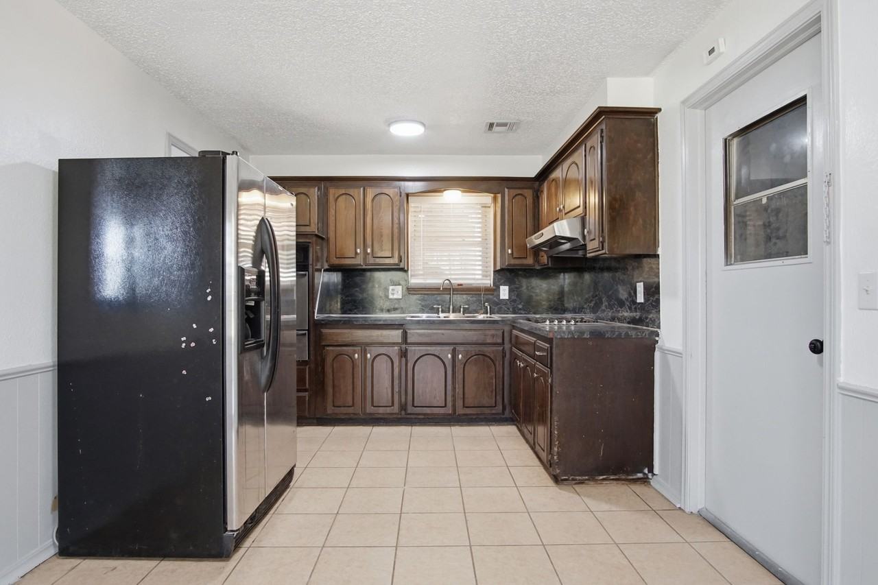 5404 S Huddleston Dr #1 - Photo 6 of 34
