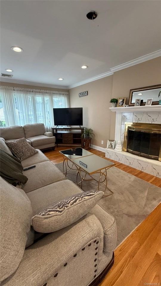 914 Annette Dr - Photo 4 of 16