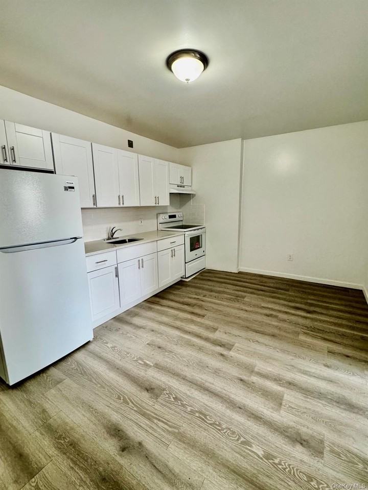 320 Jericho Tpke #2B - Photo 2 of 16