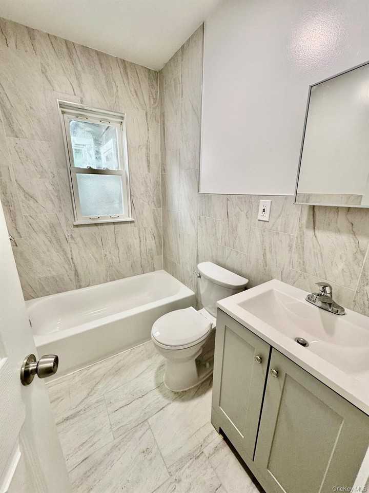 320 Jericho Tpke #2B - Photo 4 of 16
