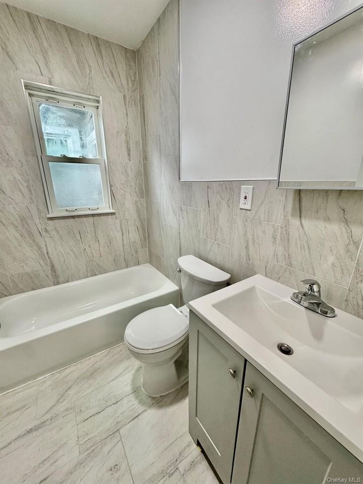 320 Jericho Tpke #2B - Photo 5 of 16