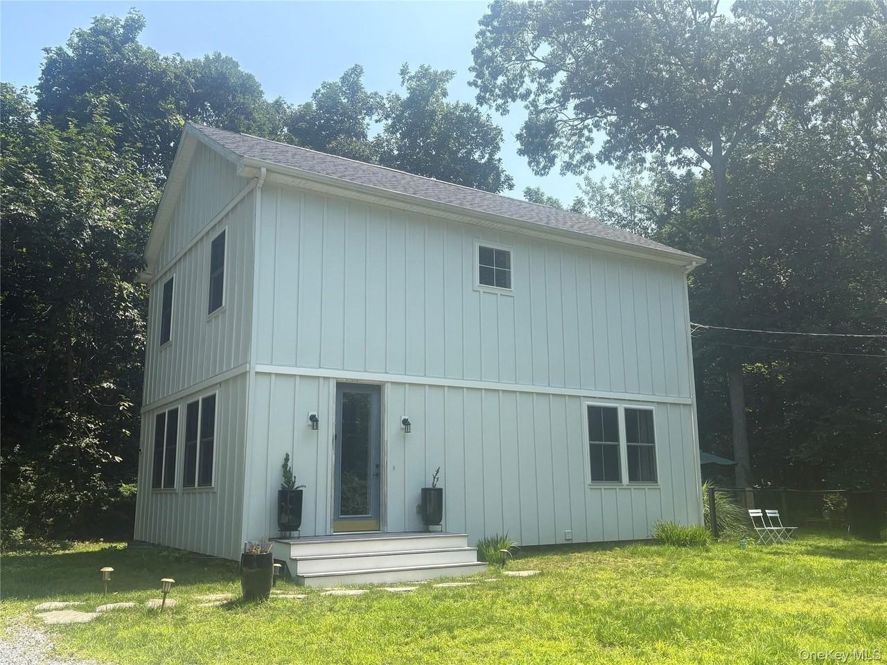 13595 Soundview Ave - Photo 3 of 19
