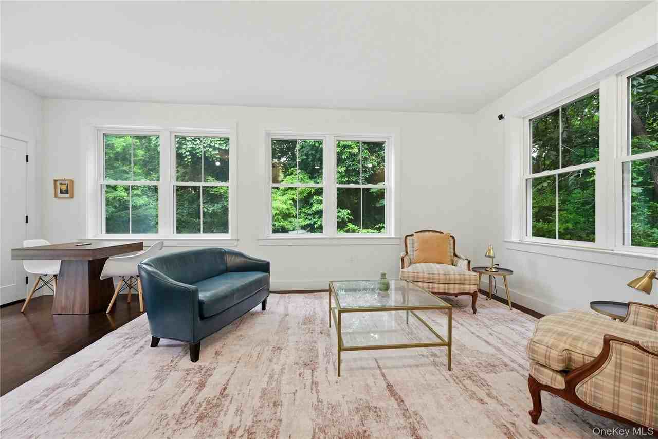 13595 Soundview Ave - Photo 6 of 19