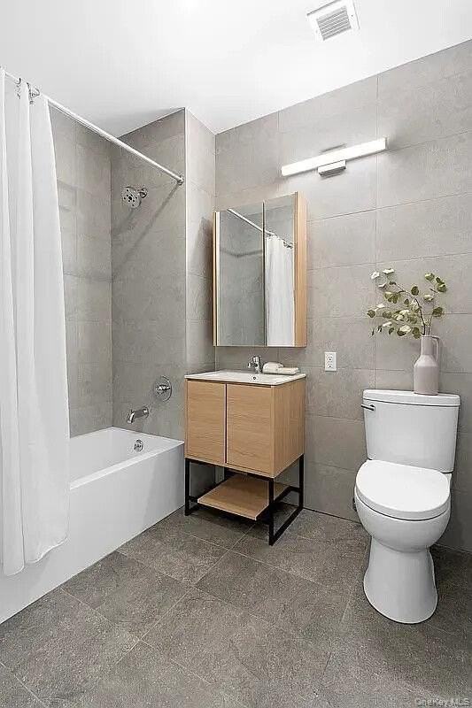 434 26th Ave #211 - Photo 2 of 3