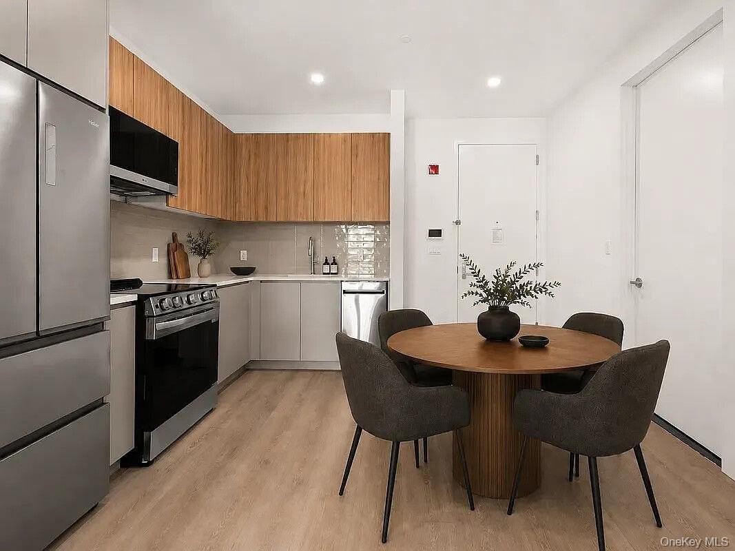 434 26th Ave #609 - Photo 3 of 5