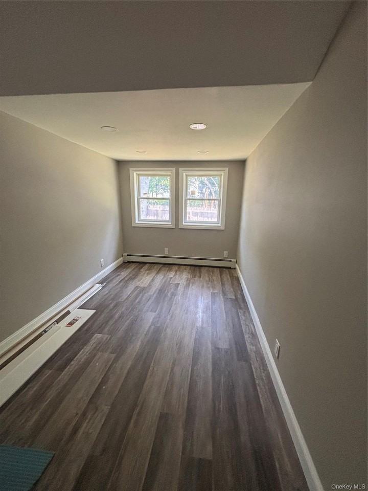 29 Laurel St - Photo 3 of 11