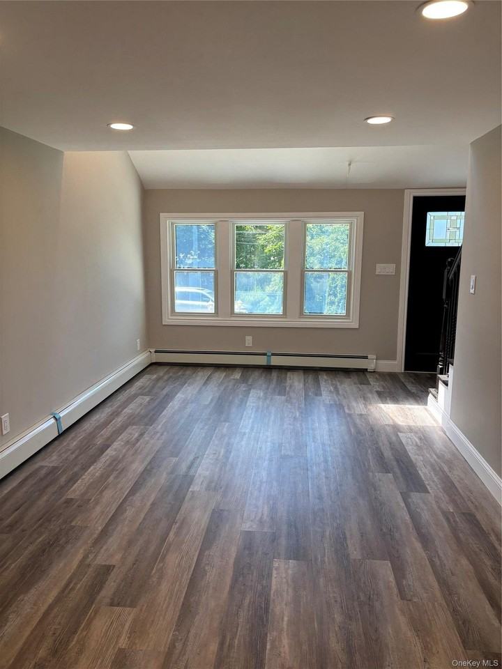 29 Laurel St - Photo 7 of 11