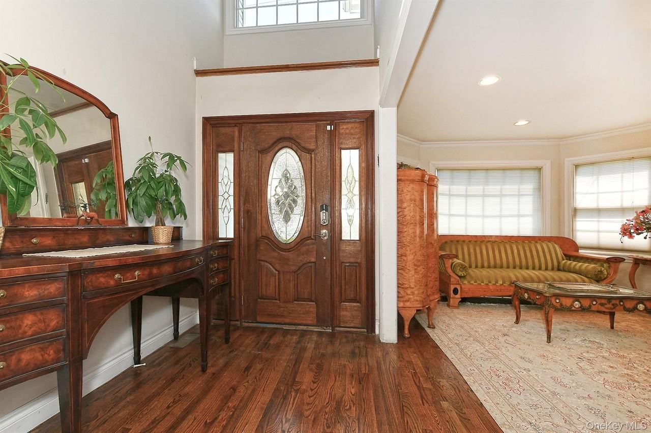 13 Sheppard St - Photo 4 of 30