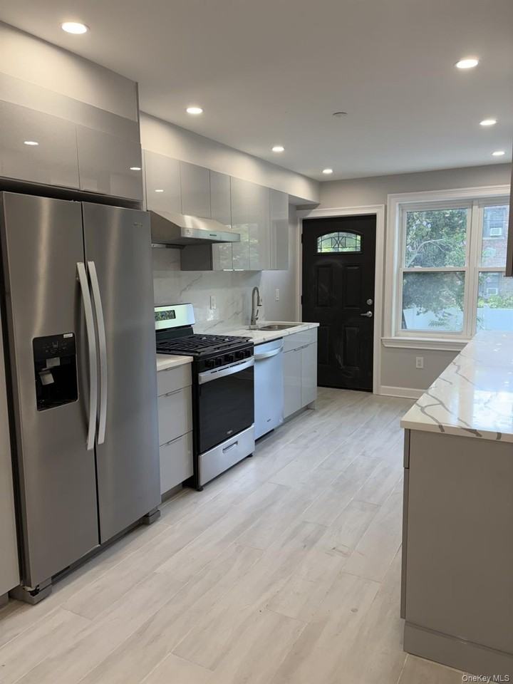 14441 78th Ave #1 - Photo 3 of 13