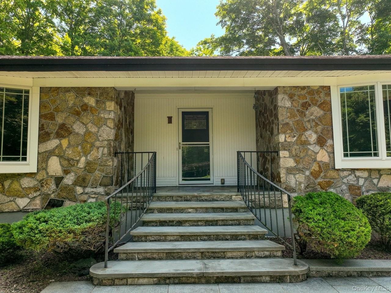 7 Old Mine Rd - Photo 5 of 38