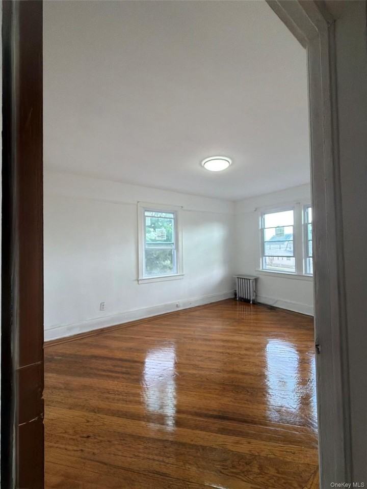 18640 Murdock Ave #2ndFL - Photo 5 of 8
