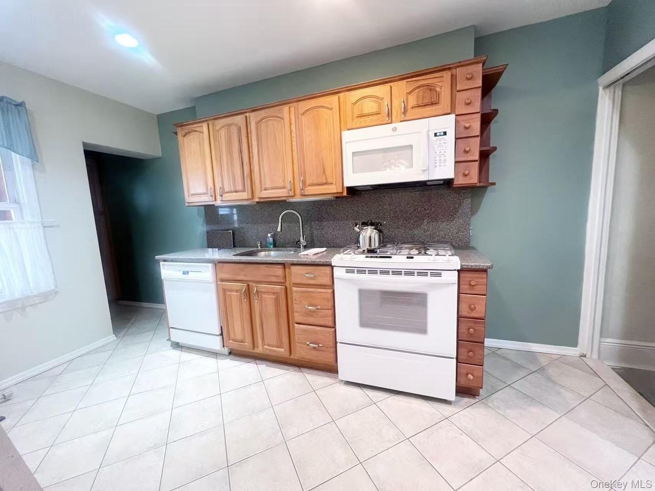 8407 63rd Ave - Photo 5 of 13