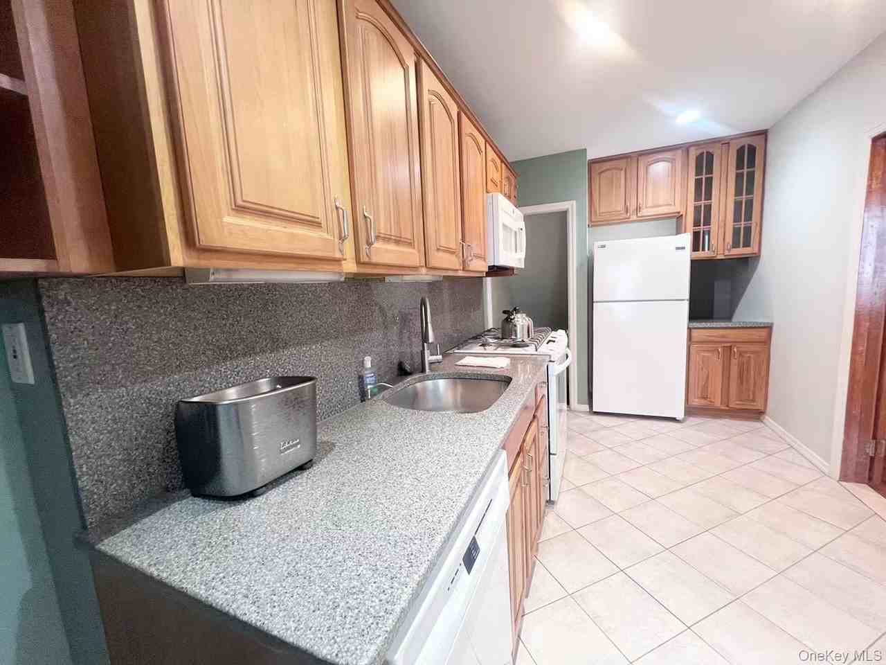 8407 63rd Ave - Photo 6 of 13