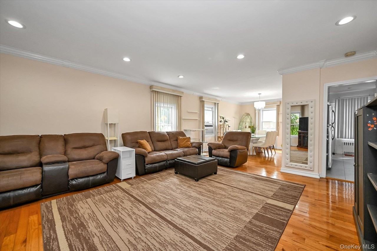 7654 169th St - Photo 4 of 22