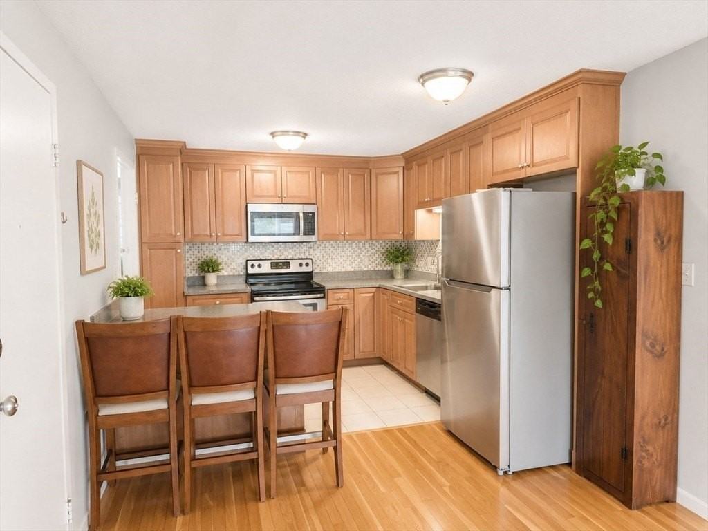 225 Baker St #44 - Photo 5 of 24